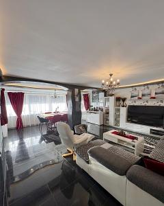 MODERNISIERT FÜR MEHRGENERATIONEN - Mehrfamilienhaus, Wohnhaus Magstadt | Angebot:26029843