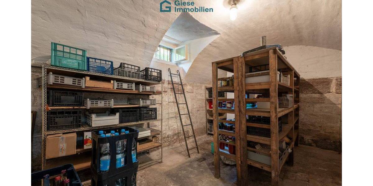 Mehrfamilienhaus, Wohnhaus Stuttgart Degerloch - 8 Zimmer, 170 m&sup2;, 775.000&euro; | Angebot:25685446