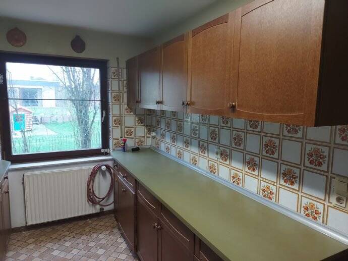 Mehrfamilienhaus, Wohnhaus Leingarten Großgartach - 8 Zimmer, 250 m&sup2;, 3.000&euro; | Angebot:25780397