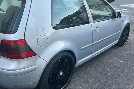VW Golf 325.310 km 2.500 &euro; Freiberg am Neckar 71691