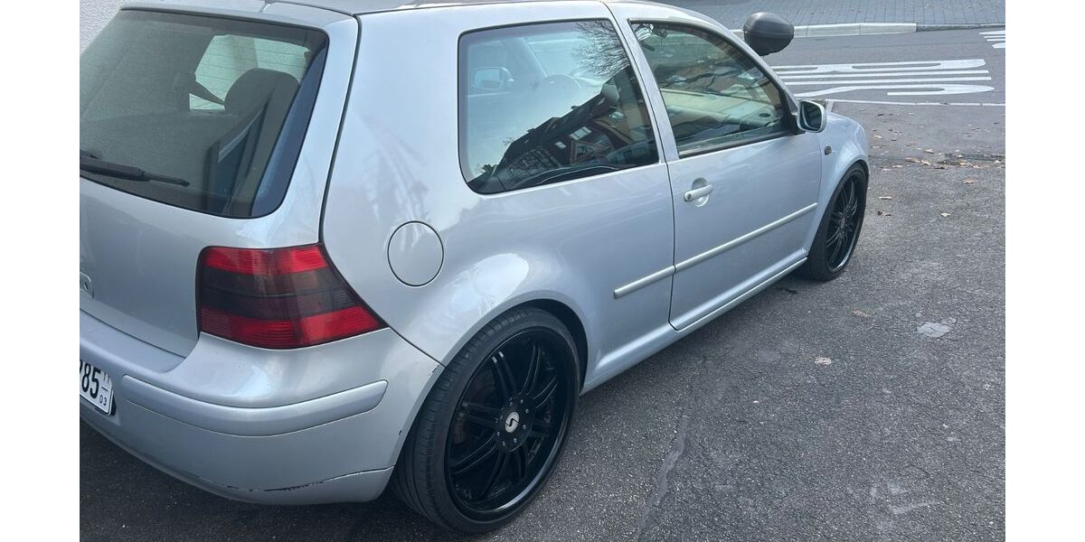 VW Golf 325.310 km 2.500 &euro; Freiberg am Neckar 71691