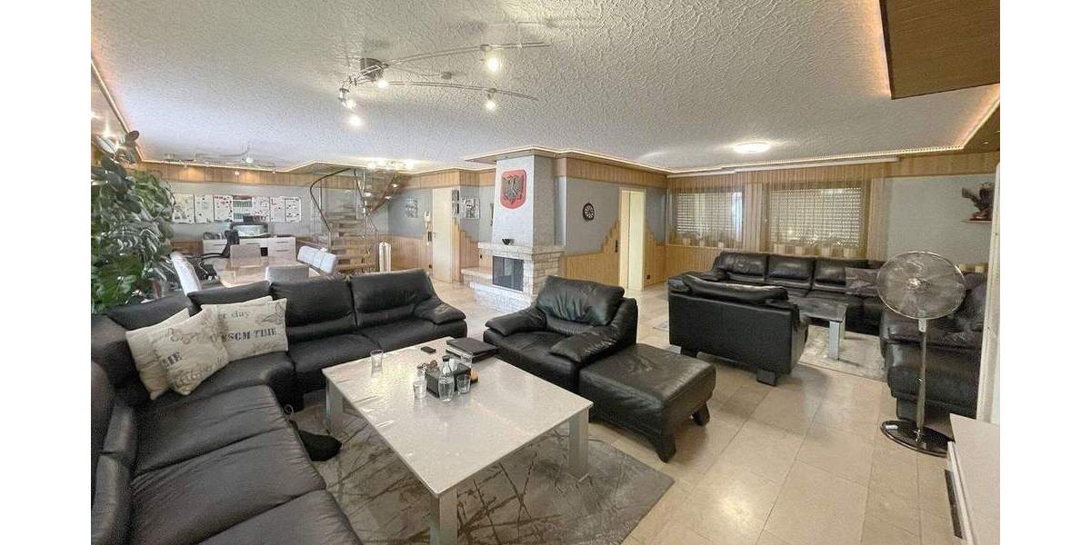 Einfamilienhaus Stuttgart Zuffenhausen - 5 Zimmer, 227 m&sup2;, 999.000&euro; | Angebot:25662341