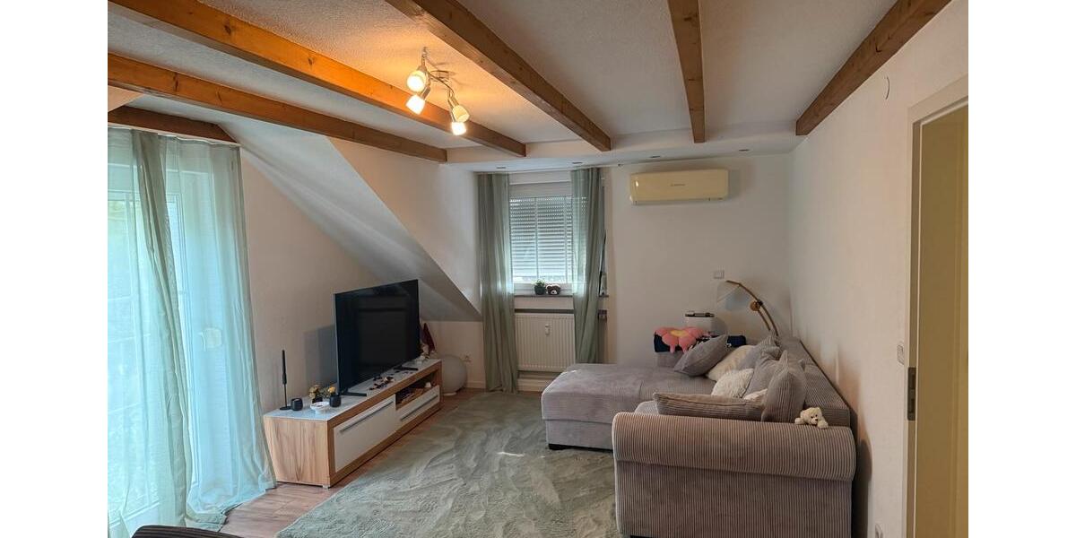 Dachgeschoßwohnung Weinstadt - 3 Zimmer, 65 m&sup2;, 1.100&euro; | Angebot:27543116