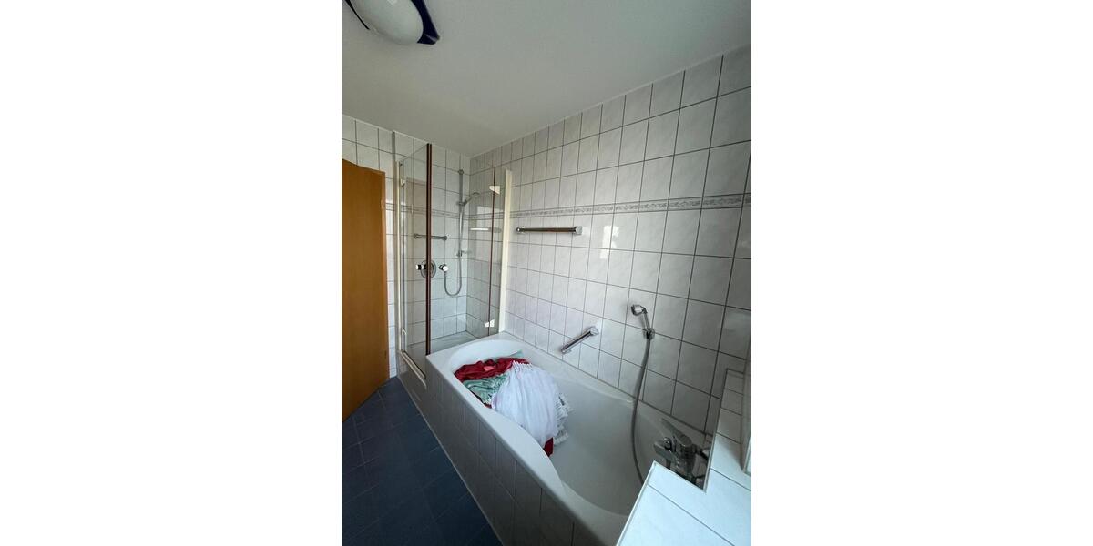 Etagenwohnung Gerlingen - 3.5 Zimmer, 72 m&sup2;, 1.080&euro; | Angebot:25842263