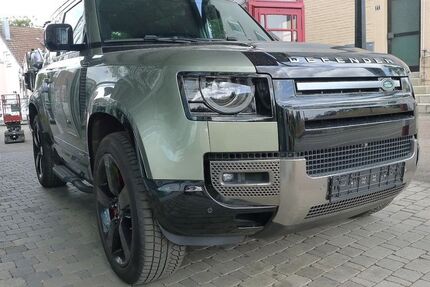 Land Rover Defender 99.000 km 49.900 &euro; Heilbronn 74076