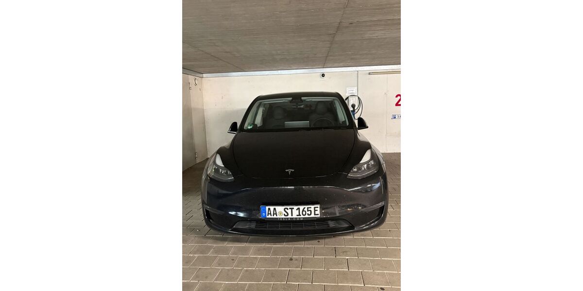 Tesla Model Y 56.000 km 31.900 &euro; Stuttgart 70374