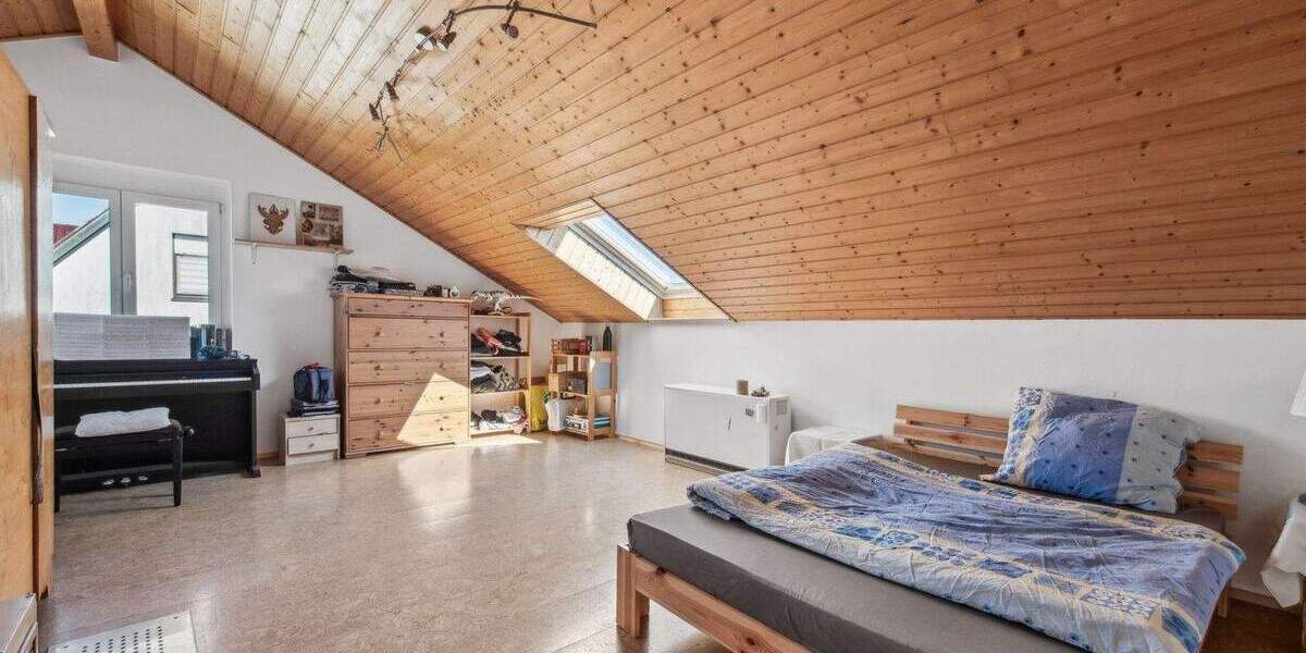 Mehrfamilienhaus, Wohnhaus Sachsenheim / Kleinsachsenheim Kleinsachsenheim - 8 Zimmer, 244 m&sup2;, 668.000&euro; | Angebot:25746121