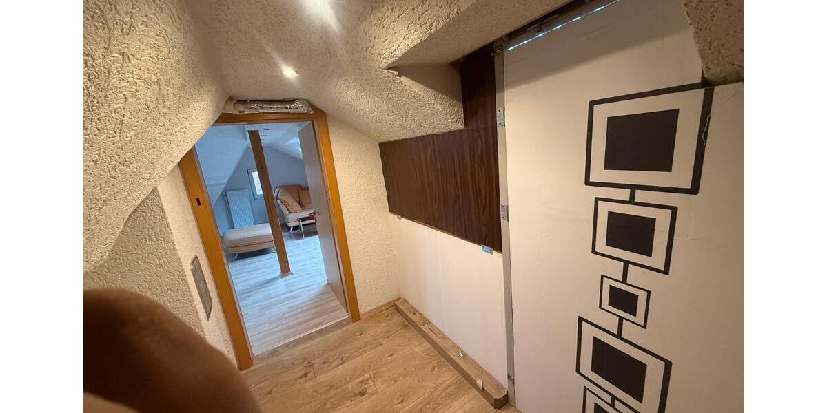 Dachgeschoßwohnung Illingen - 2 Zimmer, 70 m&sup2;, 600&euro; | Angebot:25612118