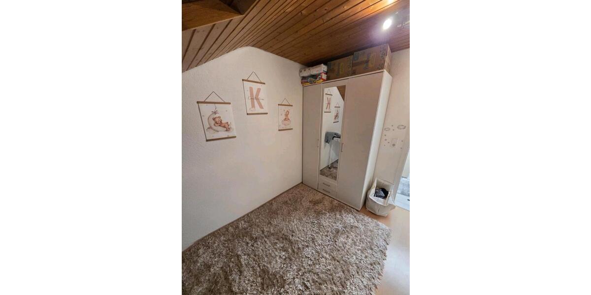 Dachgeschoßwohnung Esslingen am Neckar Pliensauvorstadt - 3 Zimmer, 57 m&sup2;, 1.070&euro; | Angebot:25844592