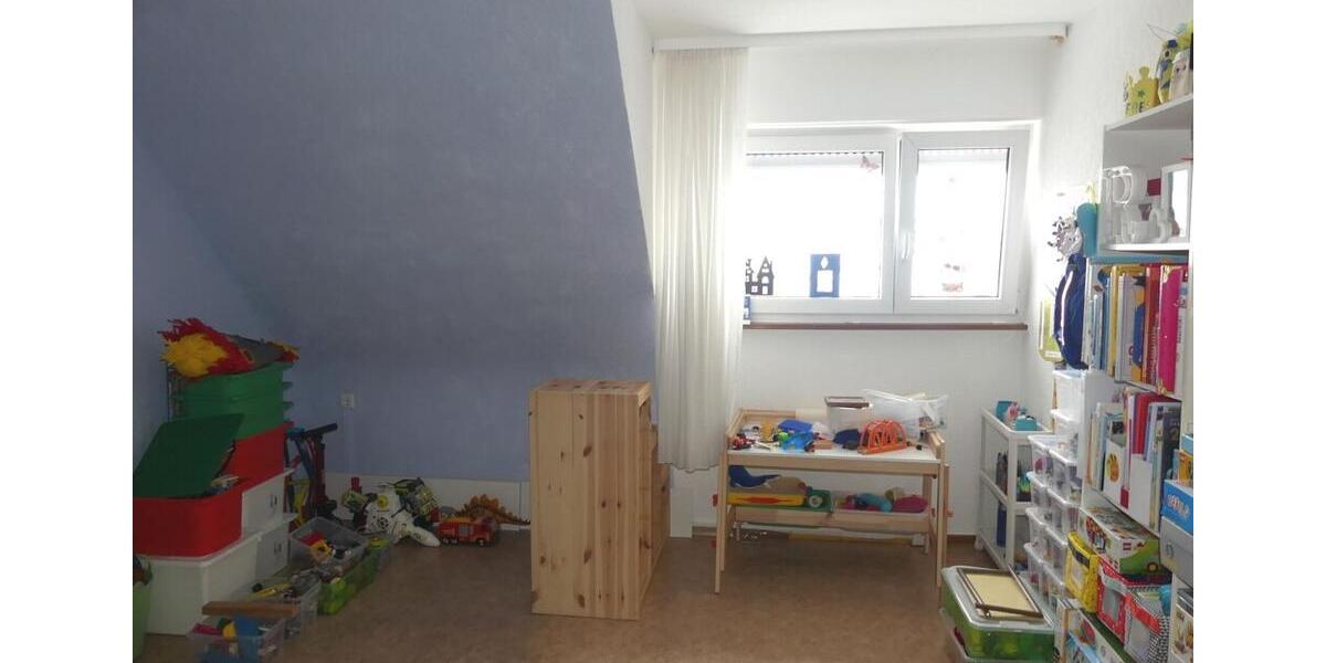 Dachgeschoßwohnung Freiberg am Neckar - 3 Zimmer, 76 m&sup2;, 760&euro; | Angebot:24751962