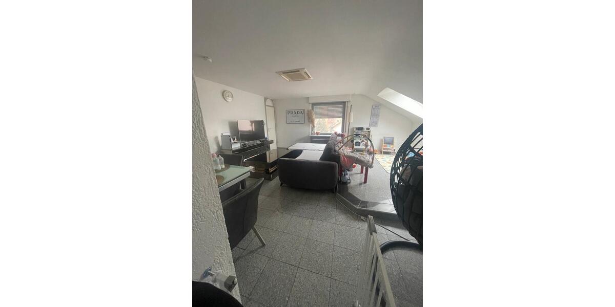 Dachgeschoßwohnung Stuttgart Stuttgart-Süd - 2 Zimmer, 63 m&sup2;, 975&euro; | Angebot:25098826