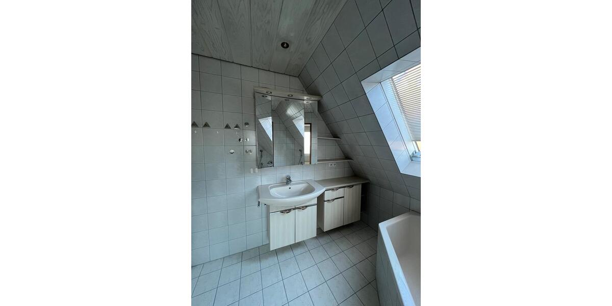 Dachgeschoßwohnung Stuttgart Zuffenhausen - 2 Zimmer, 50 m&sup2;, 900&euro; | Angebot:25312597