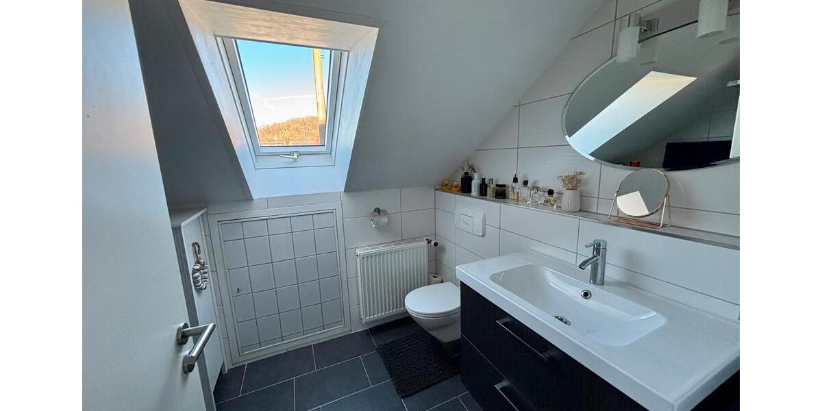 Maisonettenwohnung Sindelfingen Eichholz - 3.5 Zimmer, 96 m&sup2;, 1.600&euro; | Angebot:25829632