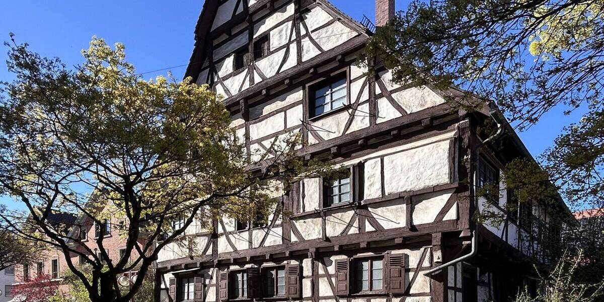 Mehrfamilienhaus, Wohnhaus Stuttgart / Vaihingen Vaihingen - 9 Zimmer, 362 m&sup2;, 490.000&euro; | Angebot:26419022