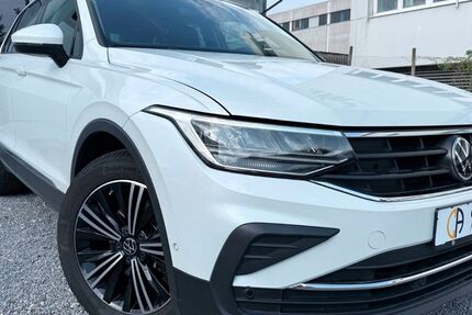 VW Tiguan 66.000 km 23.490 &euro; Korntal-Münchingen 70825