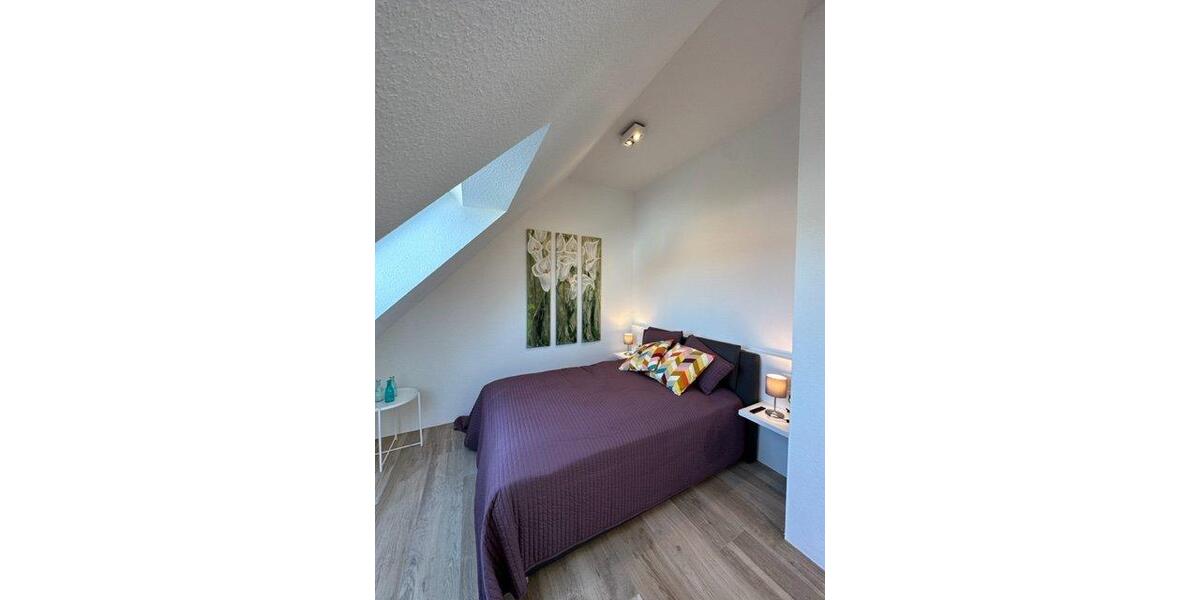 Dachgeschoßwohnung Stuttgart Fasanenhof-Ost - 1 Zimmer, 30 m&sup2;, 1.200&euro; | Angebot:25999504