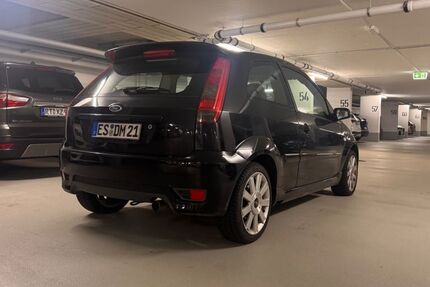 Ford Fiesta 233.347 km 2.750 &euro; Esslingen 73730