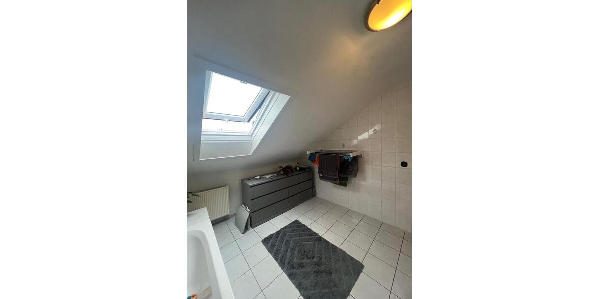 Dachgeschoßwohnung Möglingen - 3 Zimmer, 74 m&sup2;, 1.000&euro; | Angebot:25219379