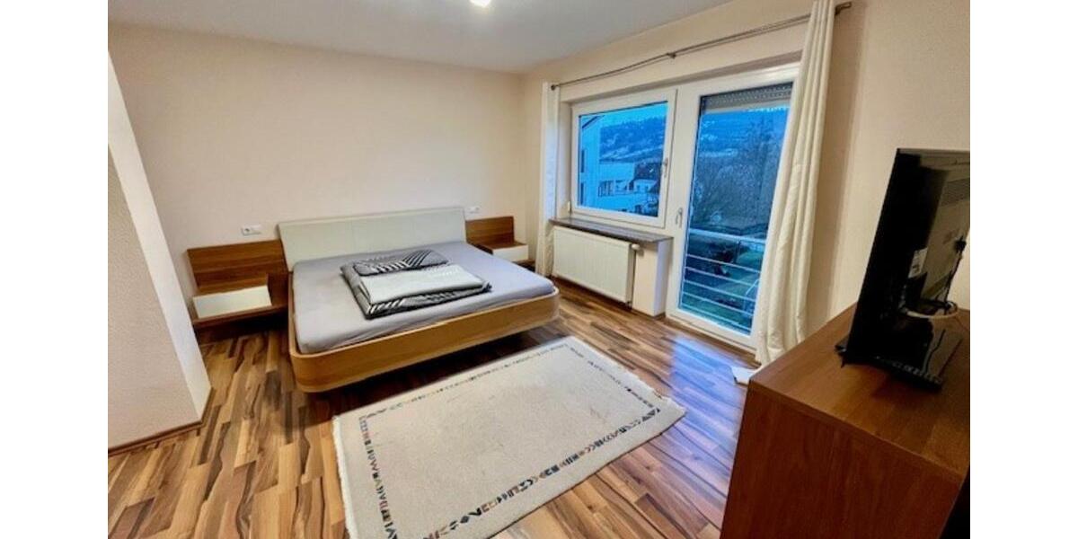 Reihenhaus Weinstadt - 8.5 Zimmer, 247 m&sup2;, 1.120.000&euro; | Angebot:25612294