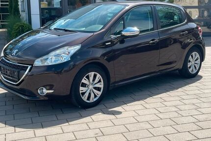 Peugeot 208 130.000 km 2.999 &euro; Urbach (30km östlich von Stuttgart) 73660