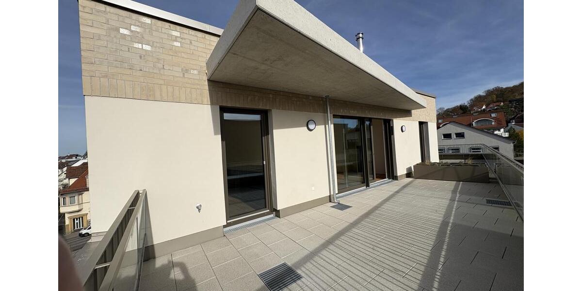 Dachgeschoßwohnung Leonberg - 4 Zimmer, 121 m&sup2;, 2.484&euro; | Angebot:23712507