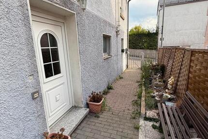 Haus Marbach am Neckar - 7 Zimmer, 165 m&sup2;, 390.000&euro; | Angebot:27200397