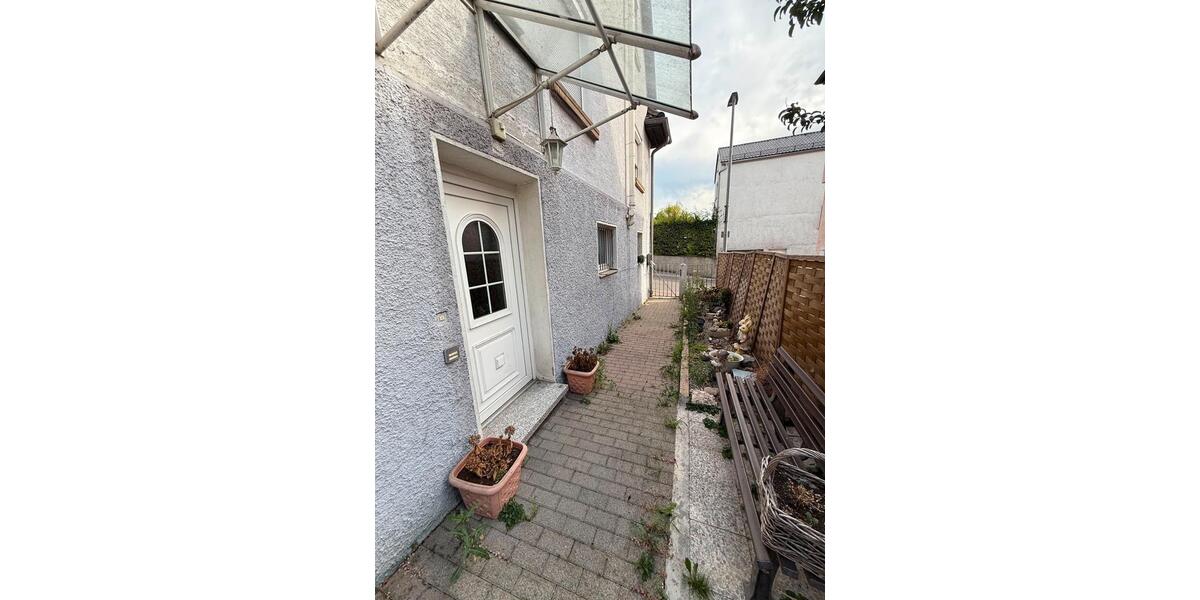 Mehrfamilienhaus, Wohnhaus Marbach am Neckar - 7 Zimmer, 165 m&sup2;, 390.000&euro; | Angebot:27200397