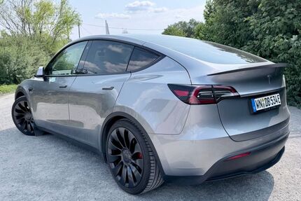 Tesla Model Y 34.726 km 41.200 &euro; Fellbach 70734
