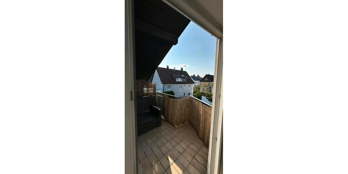 Dachgeschoßwohnung Stuttgart Fasanenhof-Ost - 2 Zimmer, 64 m&sup2;, 1.150&euro; | Angebot:27581943