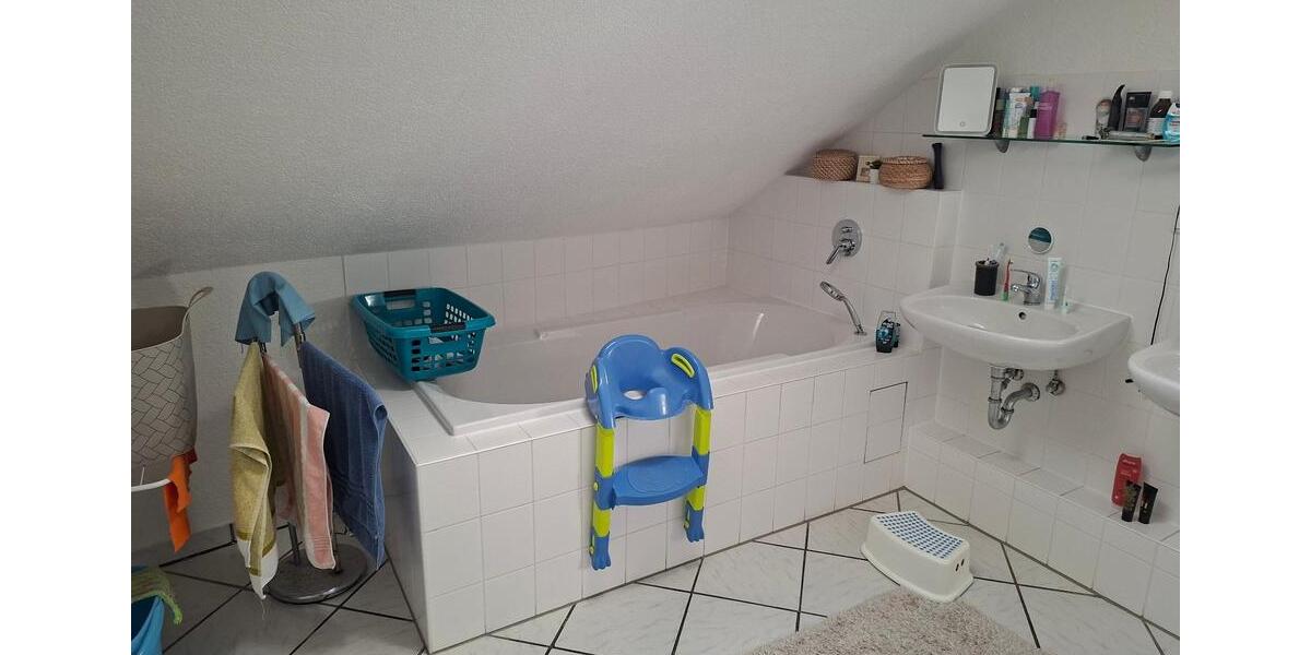 Etagenwohnung Korntal-Münchingen Münchingen - 4 Zimmer, 105 m&sup2;, 1.500&euro; | Angebot:27572618