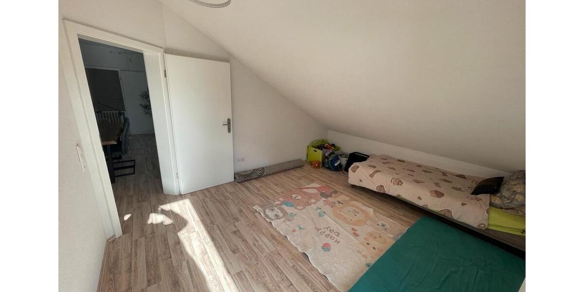 Dachgeschoßwohnung Waiblingen Bittenfeld - 4 Zimmer, 95 m&sup2;, 1.300&euro; | Angebot:26130369