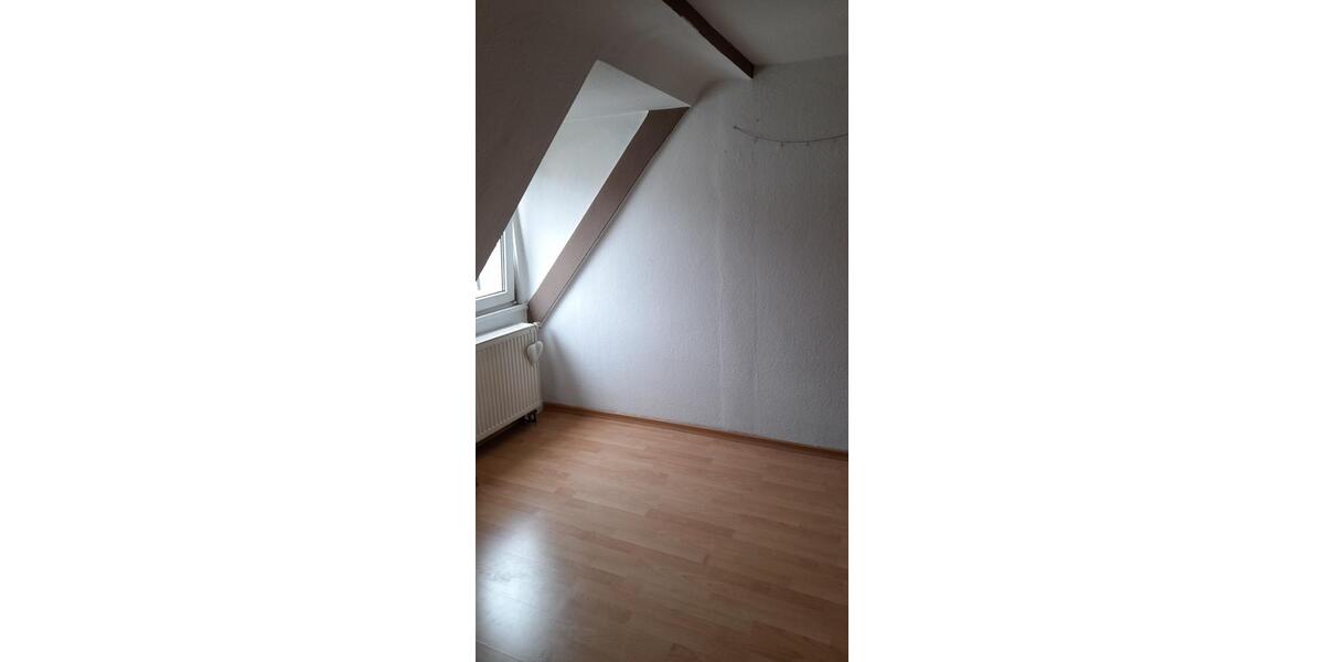 Dachgeschoßwohnung Stuttgart Feuerbach - 2.5 Zimmer, 60 m&sup2;, 840&euro; | Angebot:25120845
