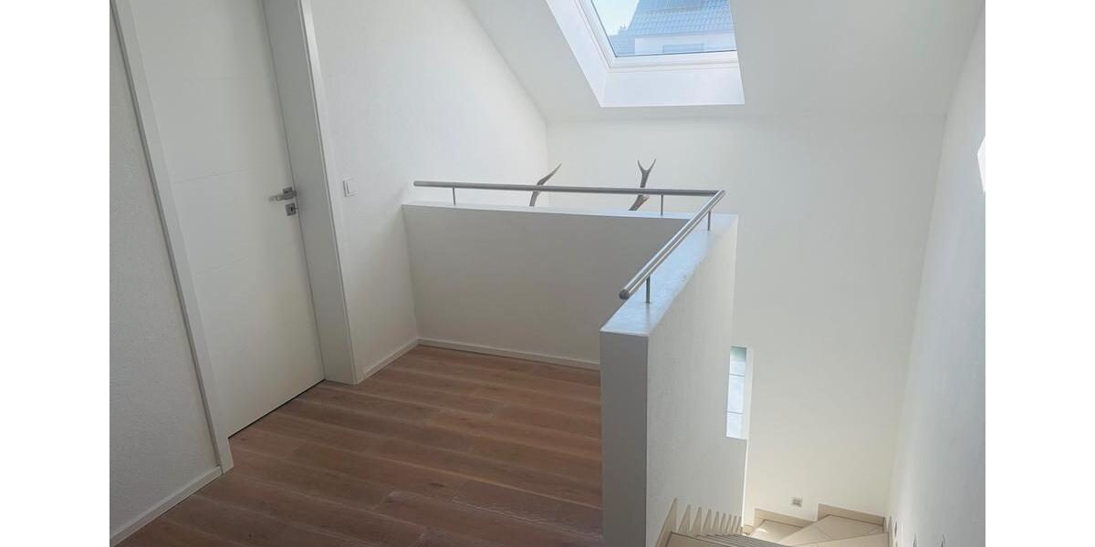 Einfamilienhaus Tiefenbronn - 7 Zimmer, 161 m&sup2;, 1.349.000&euro; | Angebot:25906068