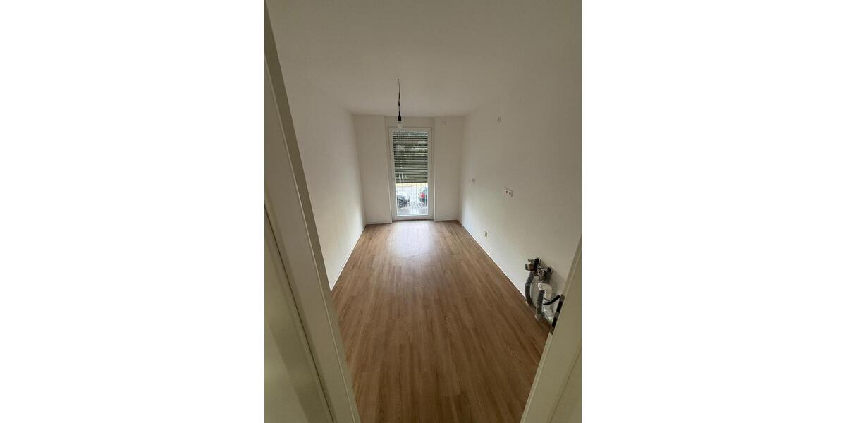 Erdgeschoßwohnung Esslingen am Neckar Brühl - 3 Zimmer, 80 m&sup2;, 1.375&euro; | Angebot:25972429