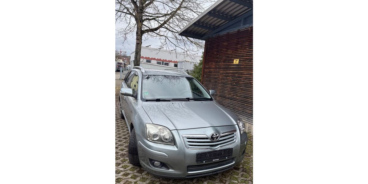 Toyota Avensis 186.900 km 3.500 &euro; Bietigheim-Bissingen 74321