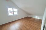 Dachgeschoßwohnung Winnenden - 4 Zimmer, 130 m&sup2;, 1.675&euro; | Angebot:27565836