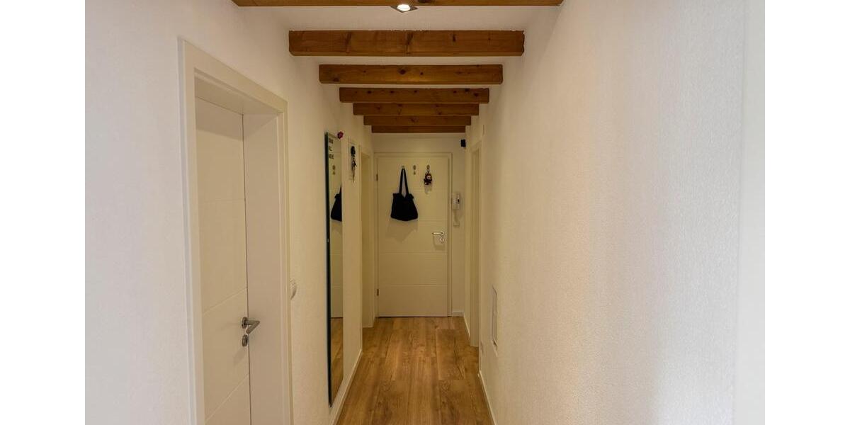 Dachgeschoßwohnung Weinstadt - 3 Zimmer, 65 m&sup2;, 1.100&euro; | Angebot:27543116