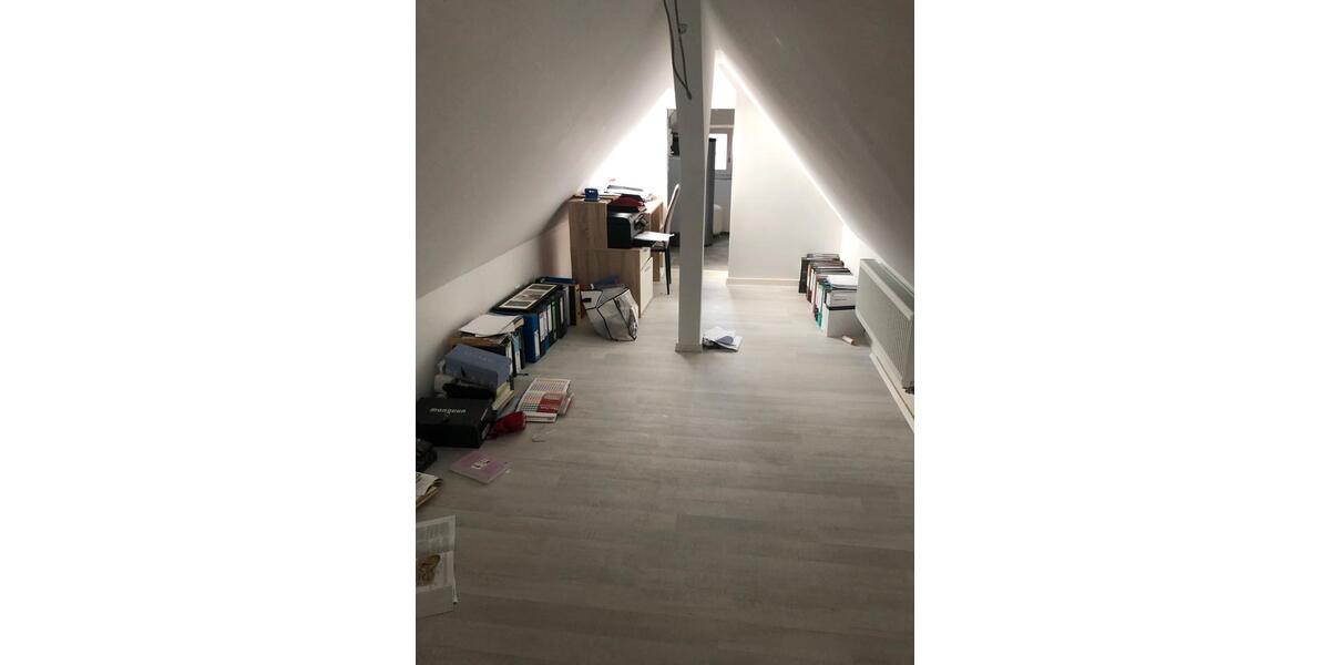 Dachgeschoßwohnung Schorndorf - 4 Zimmer, 80 m&sup2;, 1.000&euro; | Angebot:27548710
