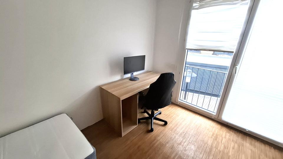 Etagenwohnung Stuttgart Vaihingen - 12 Zimmer, 18 m&sup2;, 520&euro; | Angebot:25908004