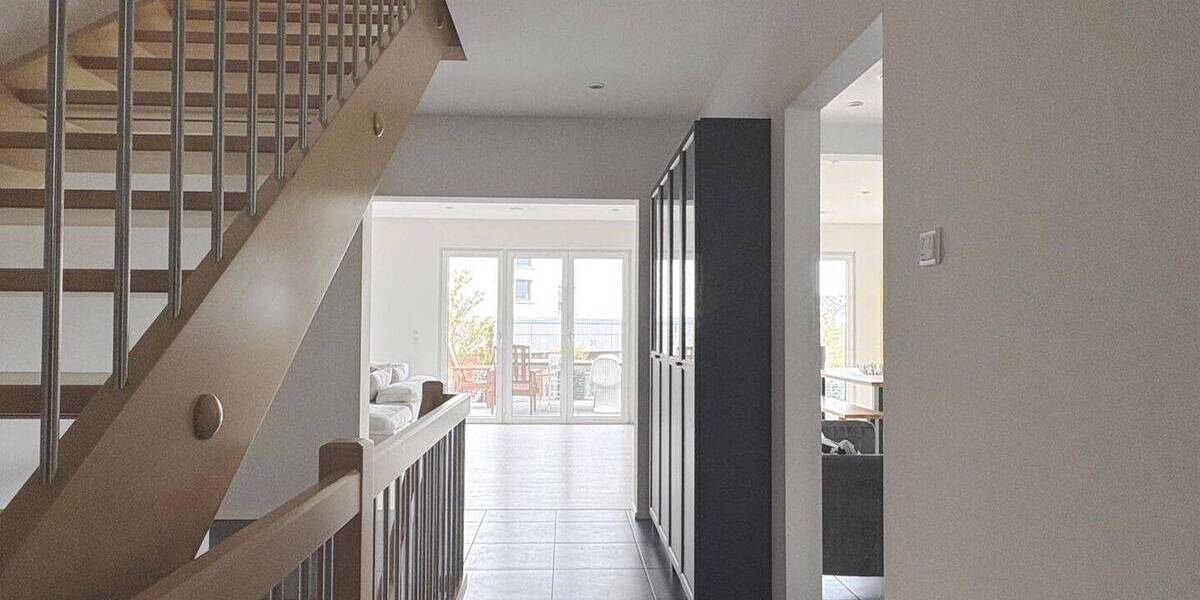 Einfamilienhaus Hemmingen - 8 Zimmer, 246 m&sup2;, 2.700&euro; | Angebot:26557187