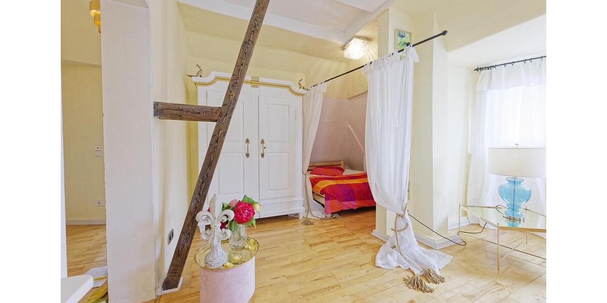 Dachgeschoßwohnung Stuttgart Feuerbach - 1 Zimmer, 70 m&sup2;, 1.050&euro; | Angebot:27597760