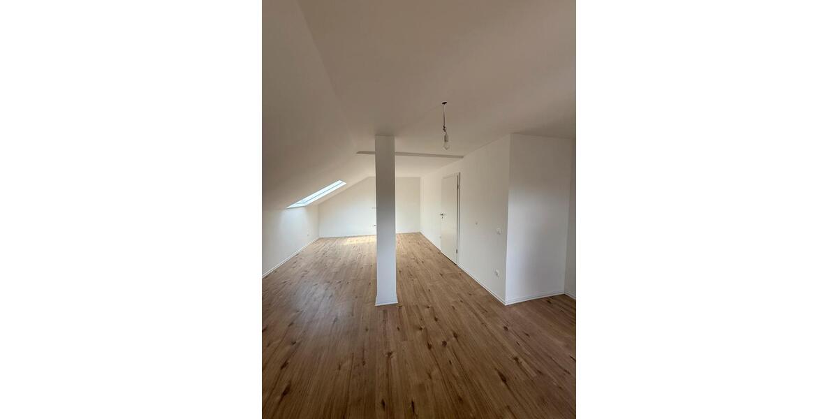 Etagenwohnung Kirchheim am Neckar - 4 Zimmer, 102 m&sup2;, 1.100&euro; | Angebot:27550072