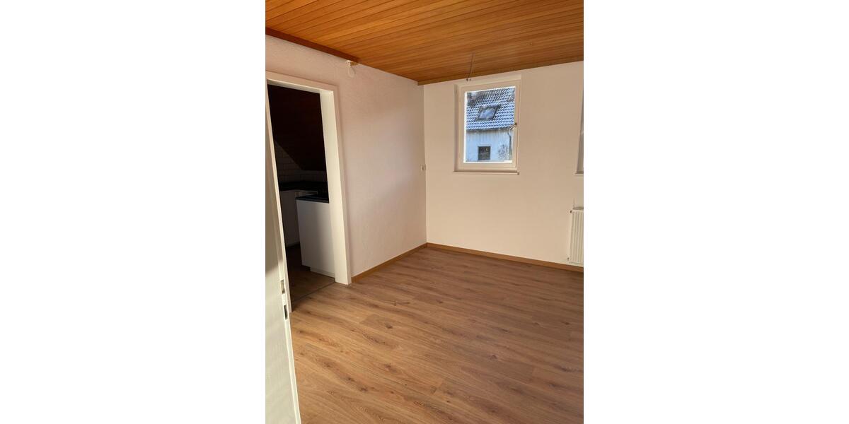 Dachgeschoßwohnung Mönsheim - 3 Zimmer, 70 m&sup2;, 820&euro; | Angebot:25791244