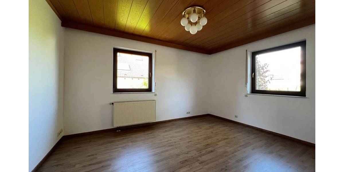 Mehrfamilienhaus, Wohnhaus Schwieberdingen - 8 Zimmer, 202 m&sup2;, 950.000&euro; | Angebot:25706113