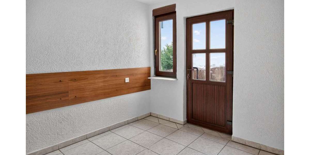 Freistehendes 3-Familienhaus in Stuttgart-Zuffenhausen - Mehrfamilienhaus, Wohnhaus Stuttgart Zuffenhausen | Angebot:25201617