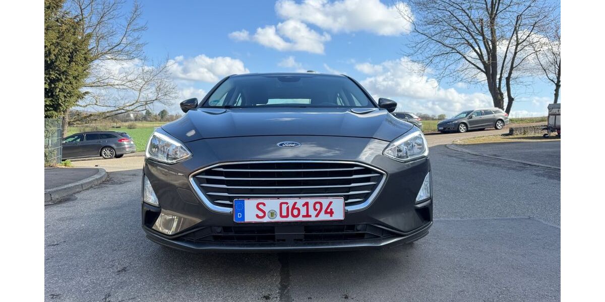 Ford Focus 59.000 km 13.999 &euro; Fellbach 70736