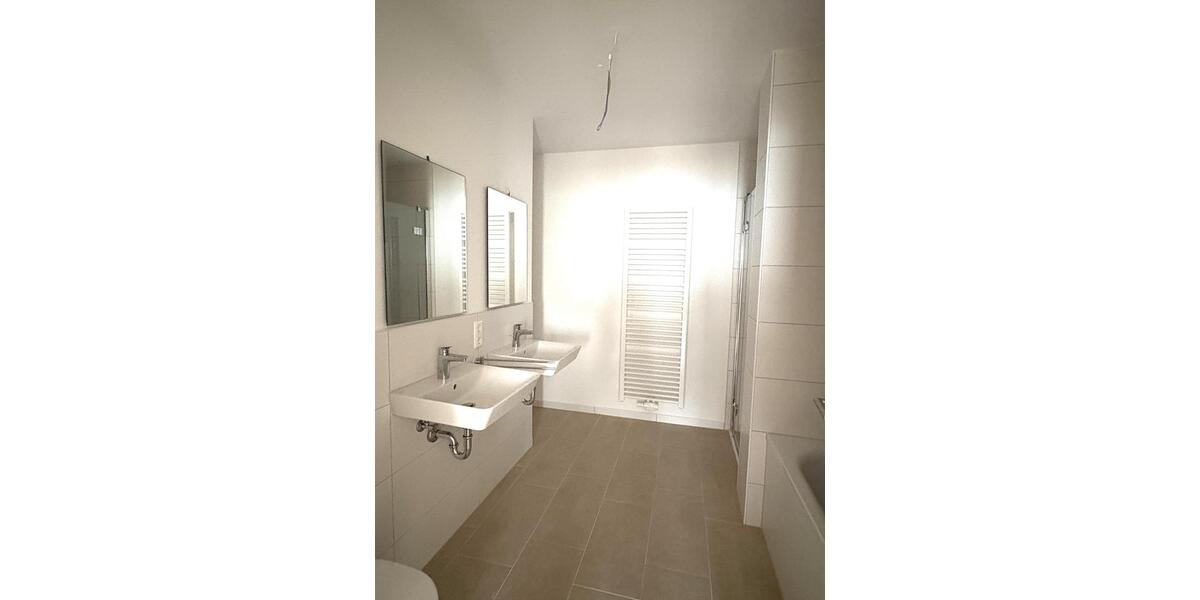 Erdgeschoßwohnung Leonberg - 4 Zimmer, 101 m&sup2;, 1.821&euro; | Angebot:23714104