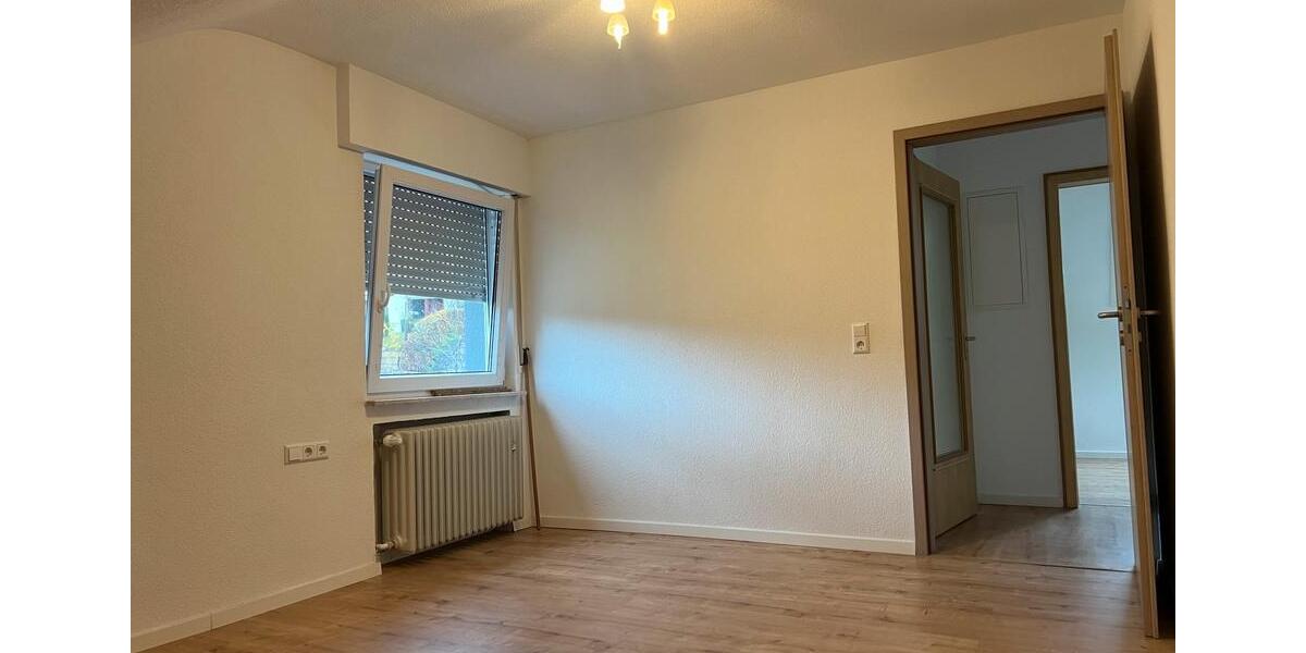 Dachgeschoßwohnung Remshalden - 3 Zimmer, 80 m&sup2;, 1.030&euro; | Angebot:26417226