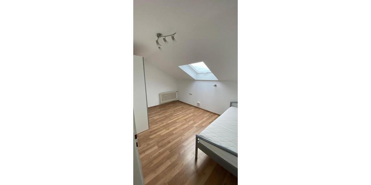 Dachgeschoßwohnung Mühlacker - 3 Zimmer, 70 m&sup2;, 800&euro; | Angebot:25821665