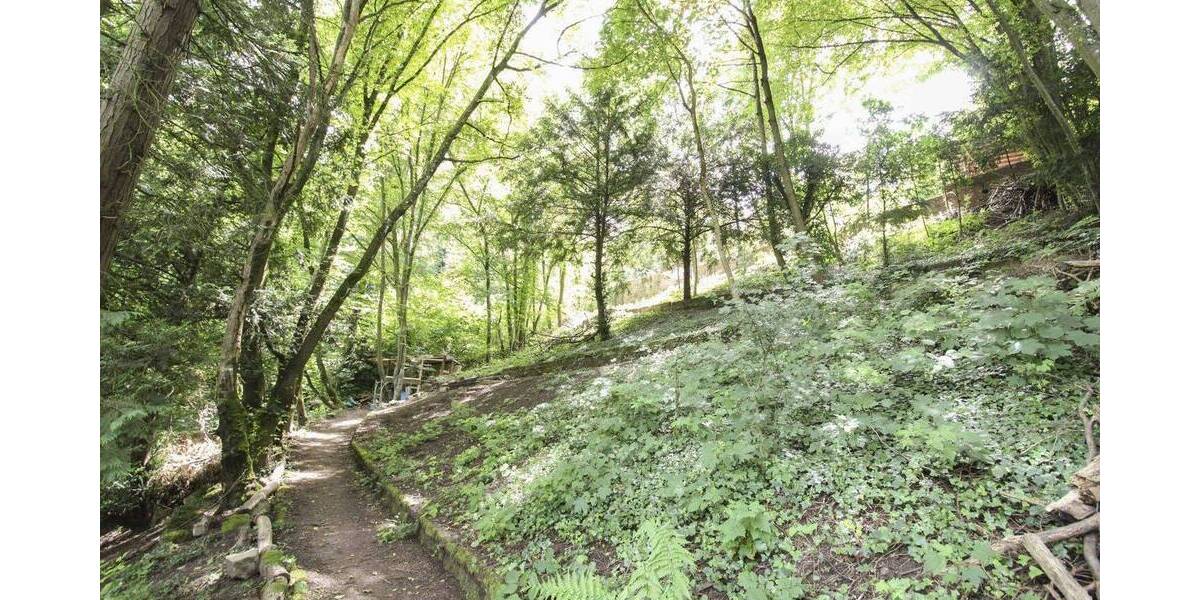Grundstück Stuttgart Süd - 80.000&euro; | Angebot:26790146